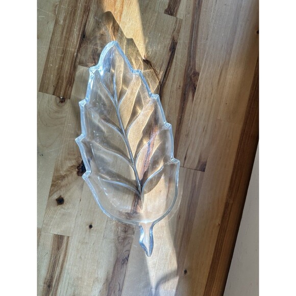 Vintage Clear Leaf Shaped Candy Nut Trinket Relish Dish --9" X 4" - Picture 4 of 5